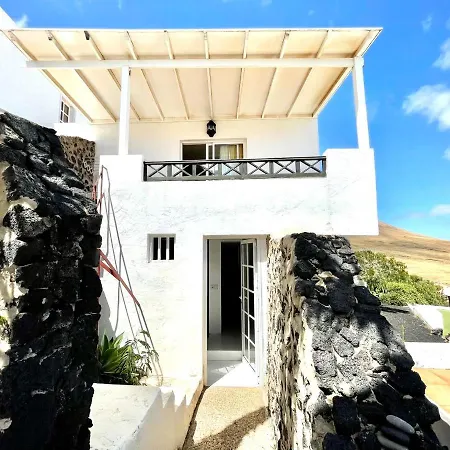Bonito Apartamento C Con Estupenda Vista A Oceano Y Piscina, En Lanzarote