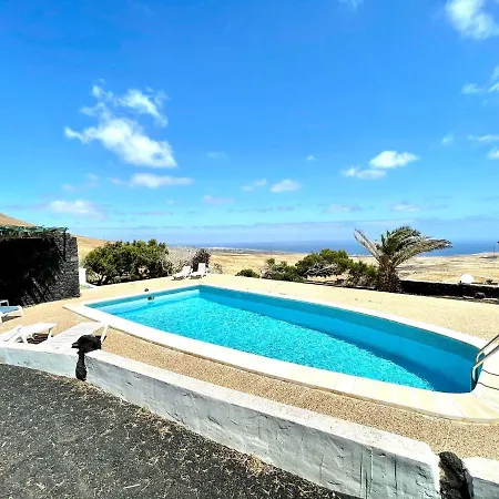Bonito Apartamento C Con Estupenda Vista A Oceano Y Piscina, En Lanzarote Uga
