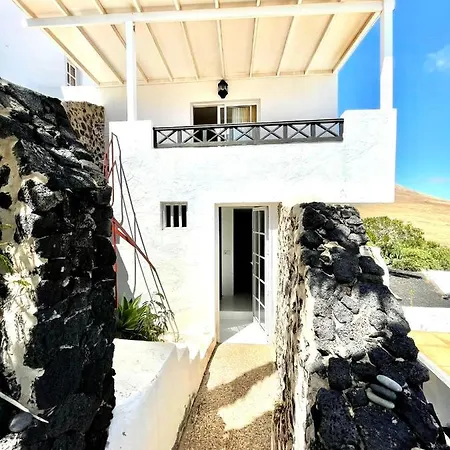 Bonito Apartamento C Con Estupenda Vista A Oceano Y Piscina, En Lanzarote *