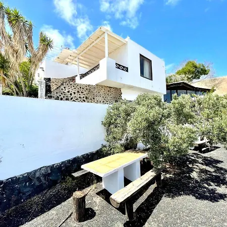 Bonito Apartamento C Con Estupenda Vista A Oceano Y Piscina, En Lanzarote